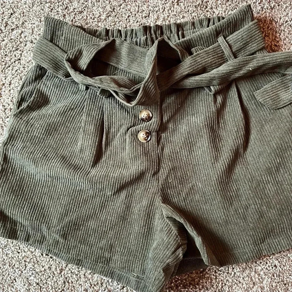 Paper bag shorts with sash green new corduroy